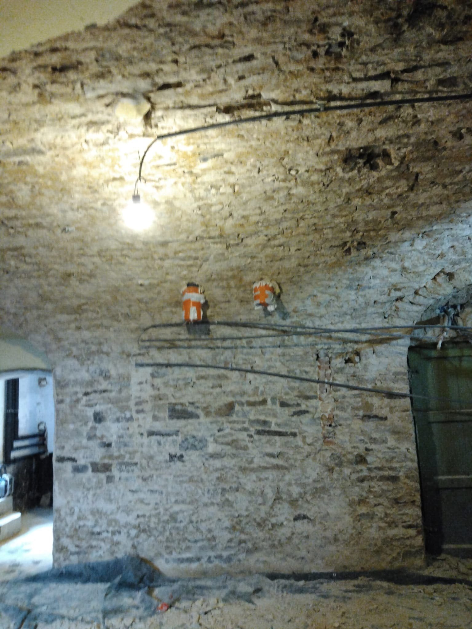 Voûte en pierre de la cave, avant l’enduit